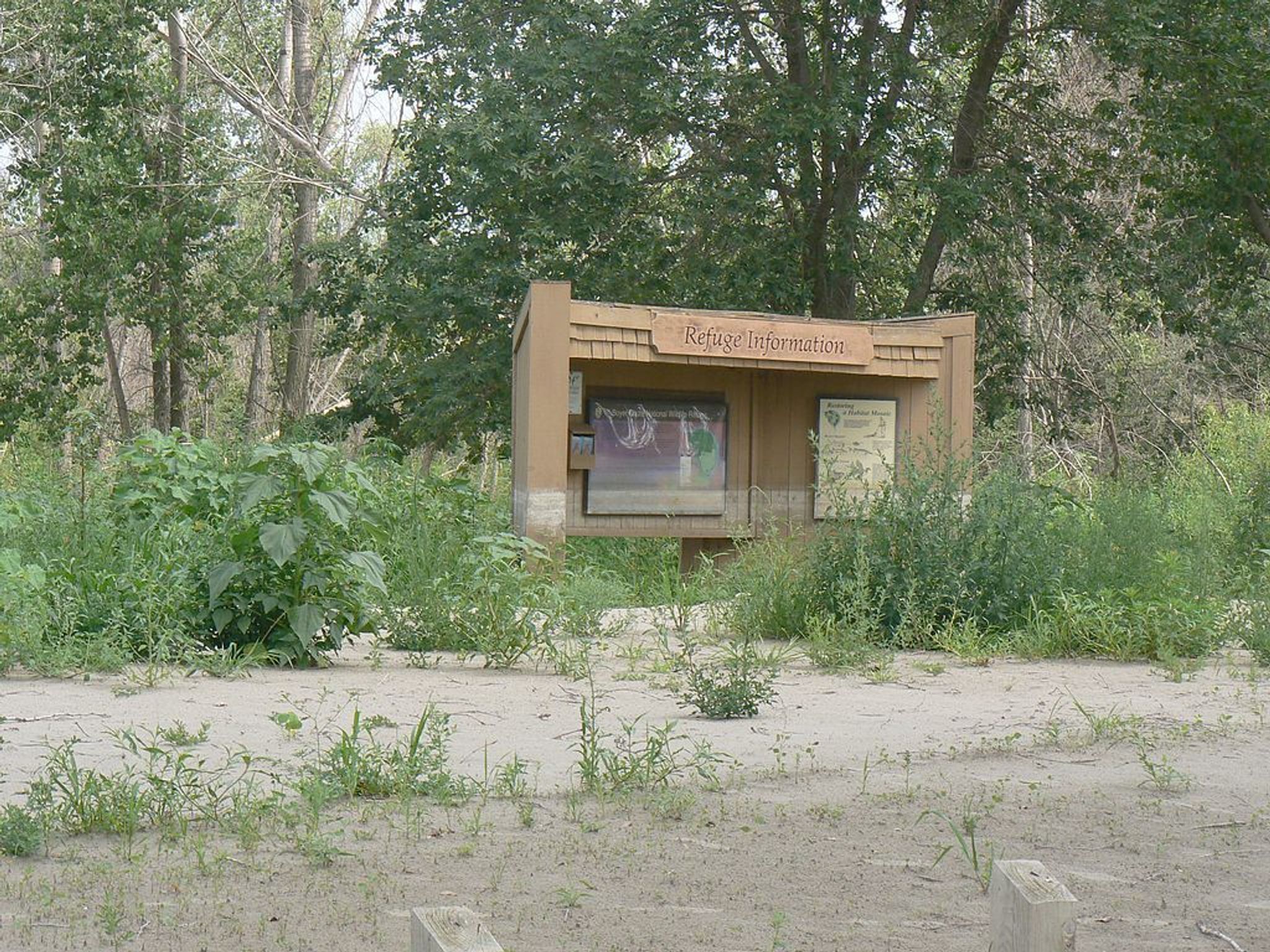 Boyer Chute Wildlife Refuge Information Sign. Photo by MONGO wiki.