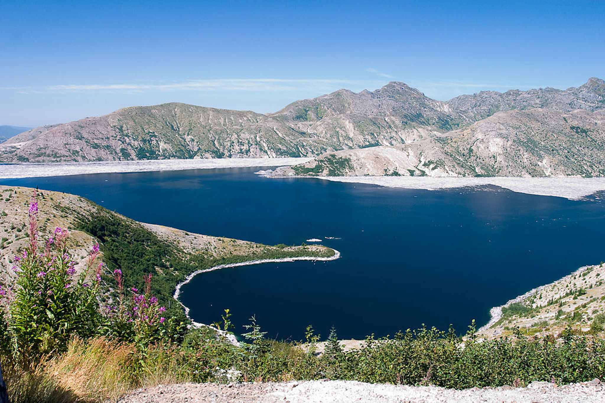 Spirit Lake. Photo by Greg Willis wiki.