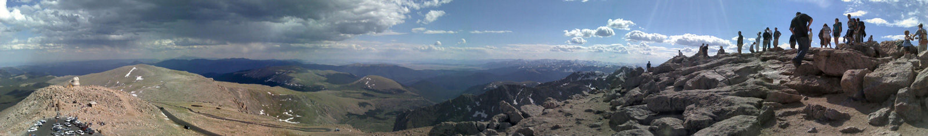 Summer crowds on Mount Evans summit. Photo by Alan Franklin/wiki.