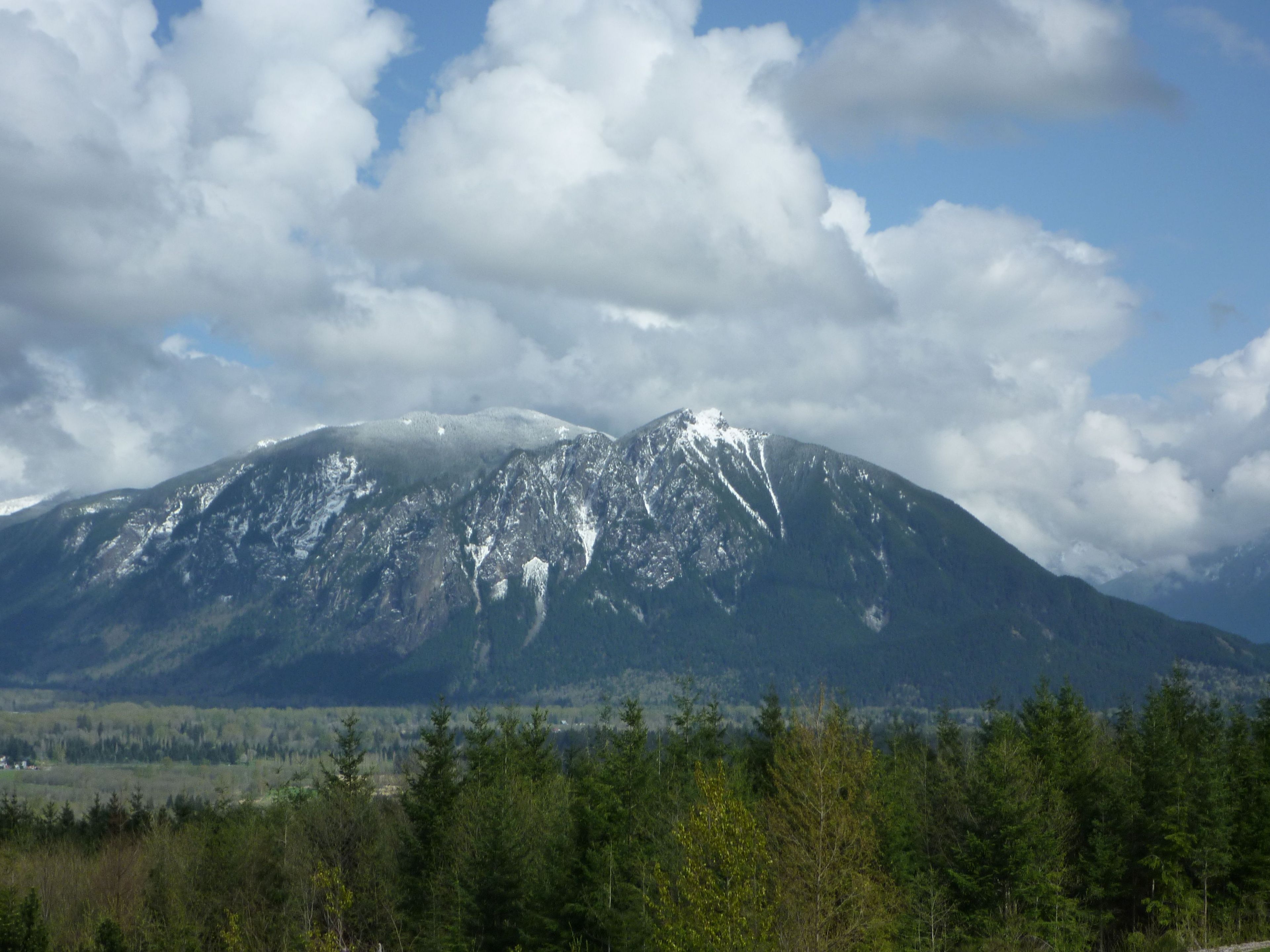 A view of Mount Si from Snoqualmie Point Park.