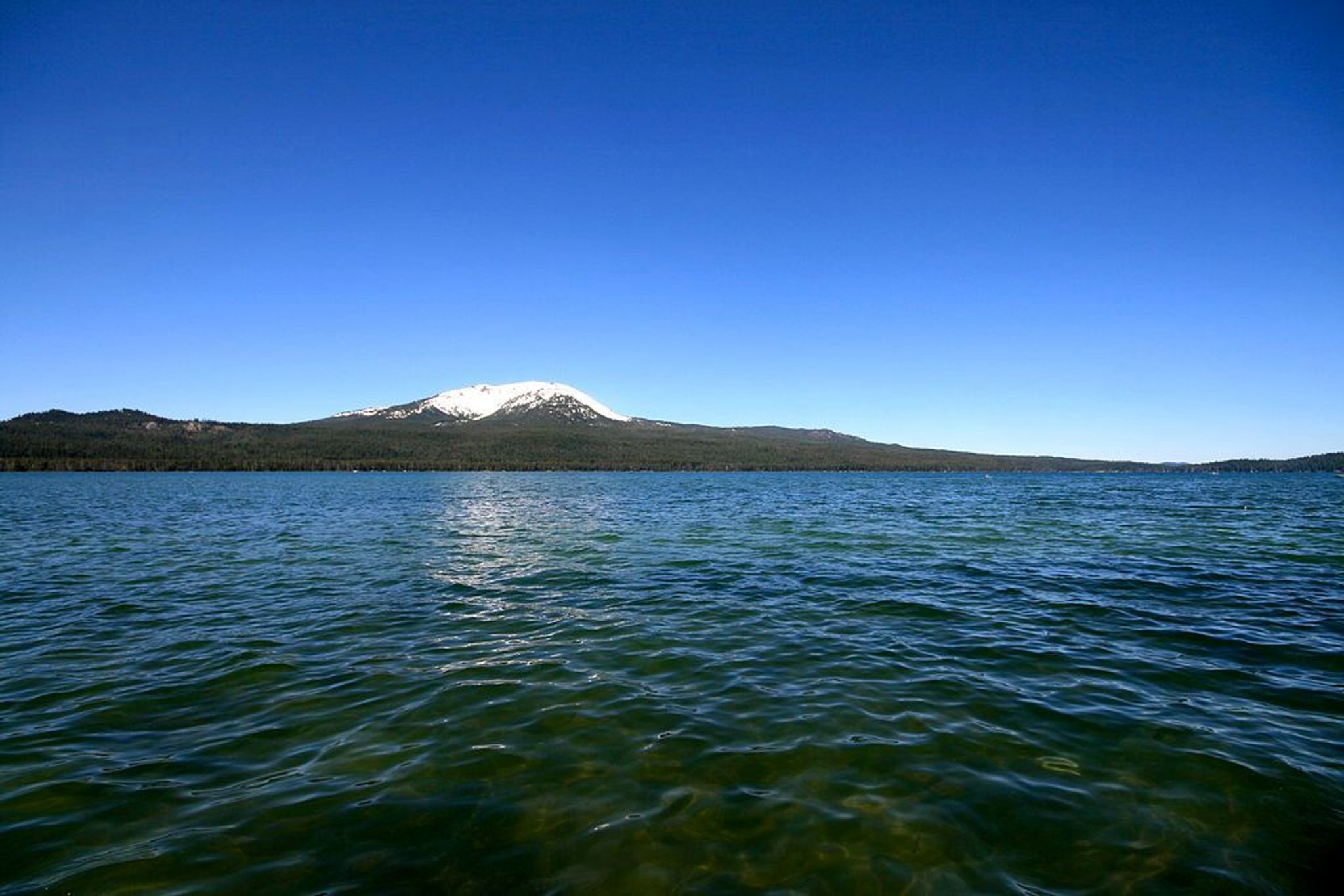 Mount Bailey from Diamond lake. Photo by PGHolbrook wiki.