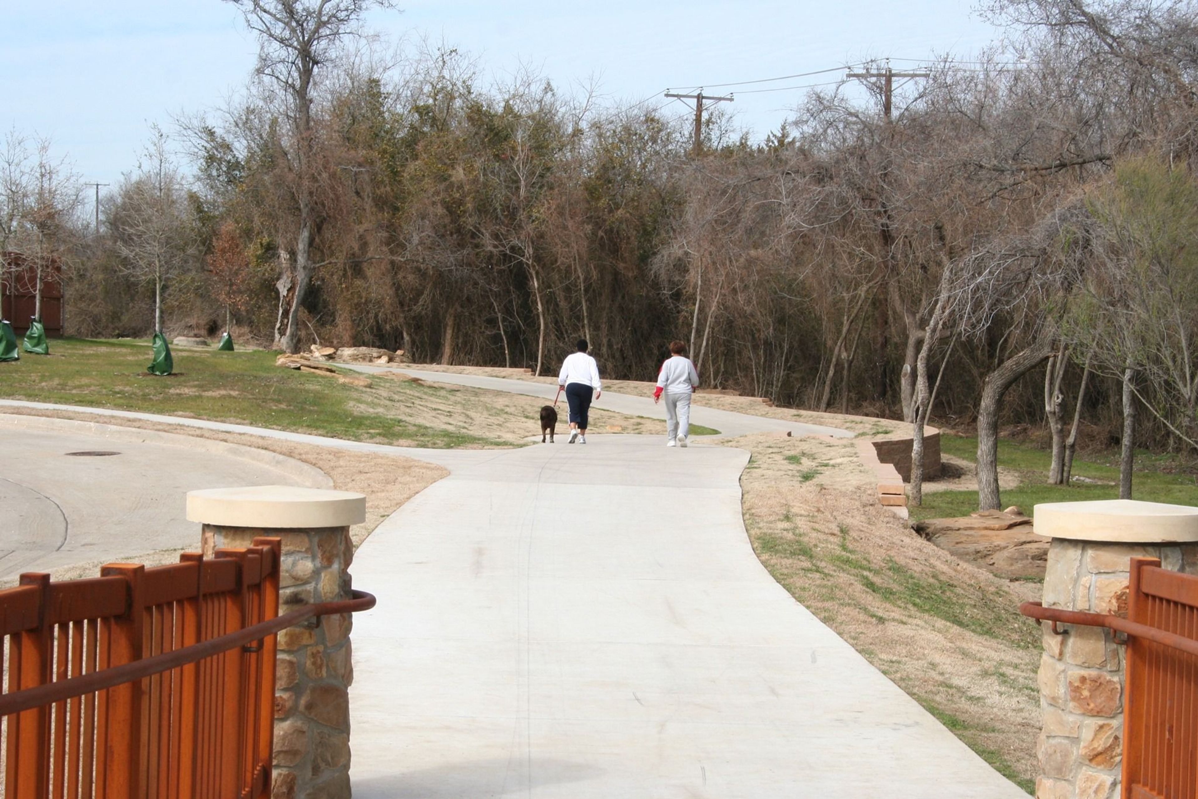 The Nancy Dillard Lyon Trail is part of the Fish Creek Linear Trail. Photo by City of Grand Prairie.