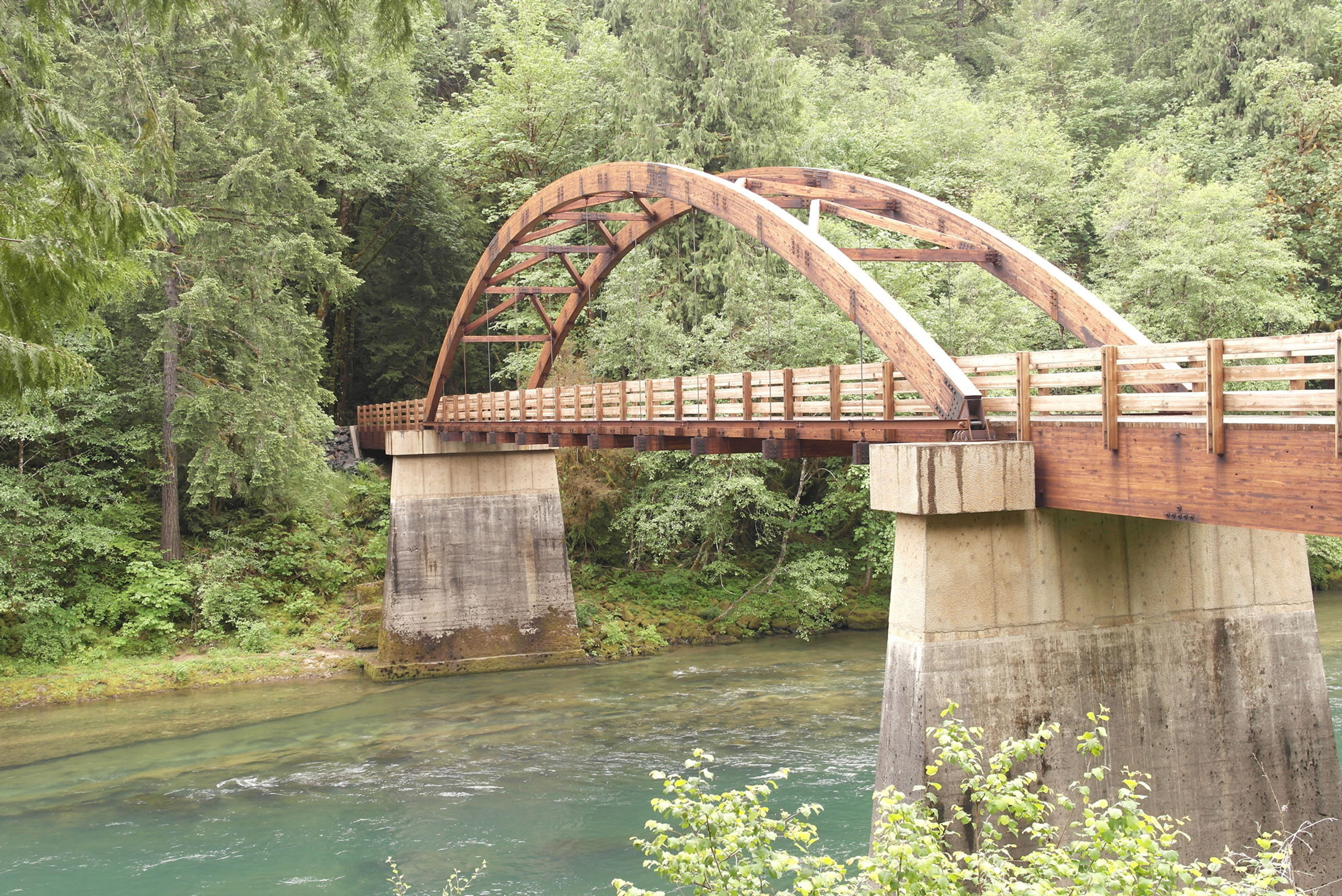 Taiga bridge, a pedestrian crossing across the Umpaua.