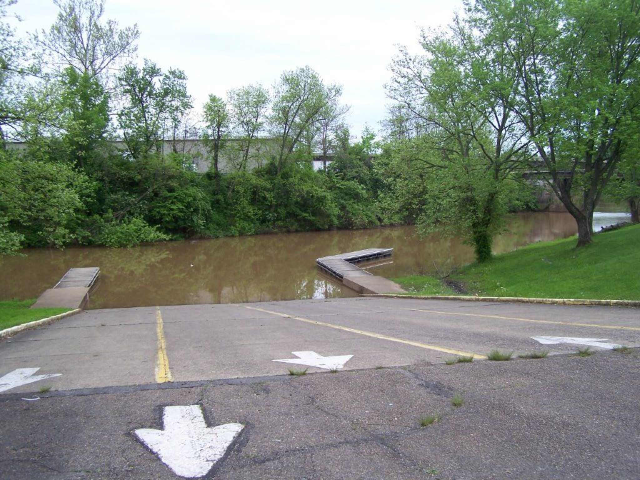 Trail access - Corning Park, Parkersburg, WV A large public boat ramp with ADA access, plenty of parking, picnic tables.