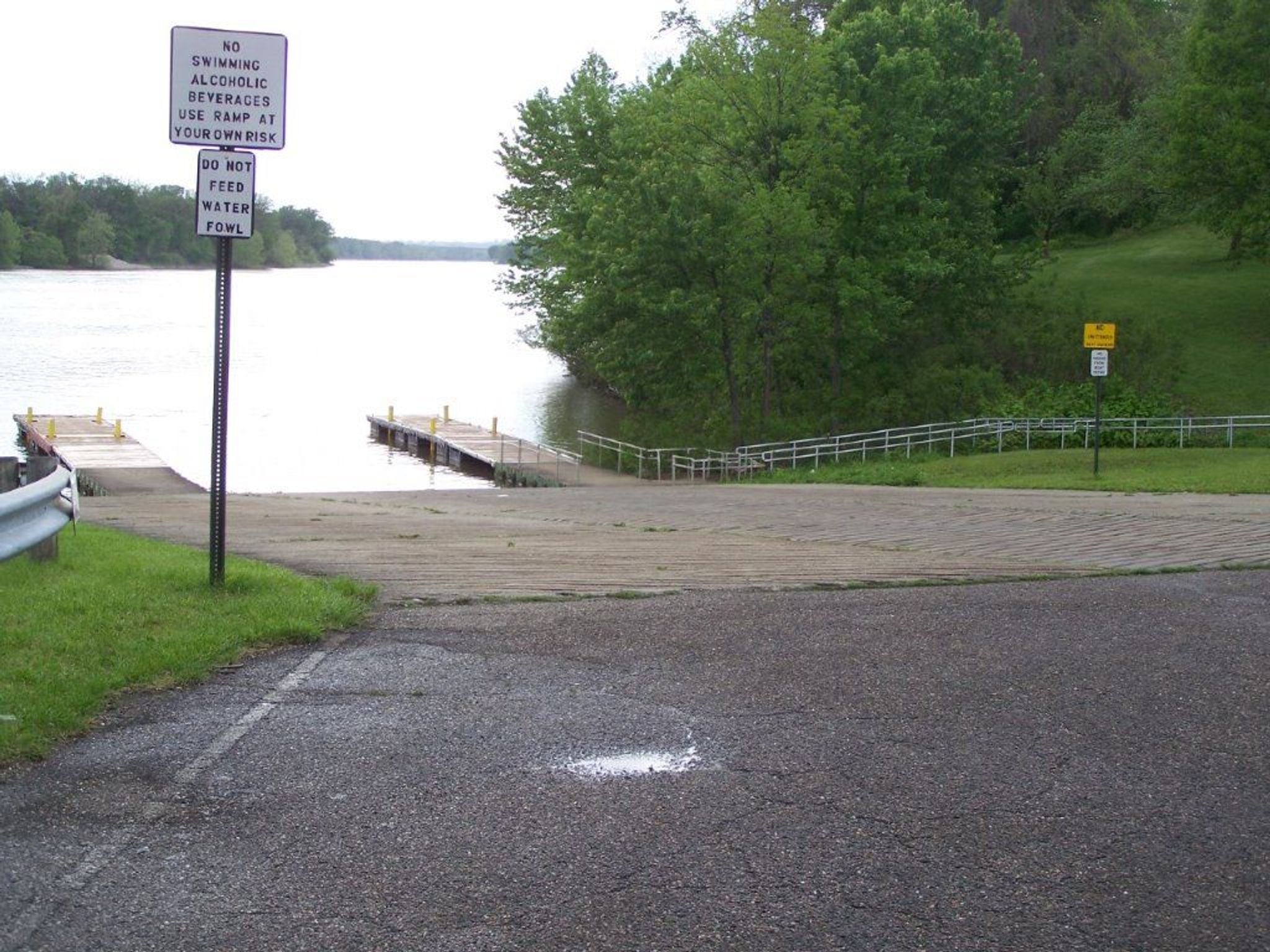 Trail access - Belpre Access Park, Belpre,OH A large public boat ramp with ADA access, plenty of parking and restrooms.