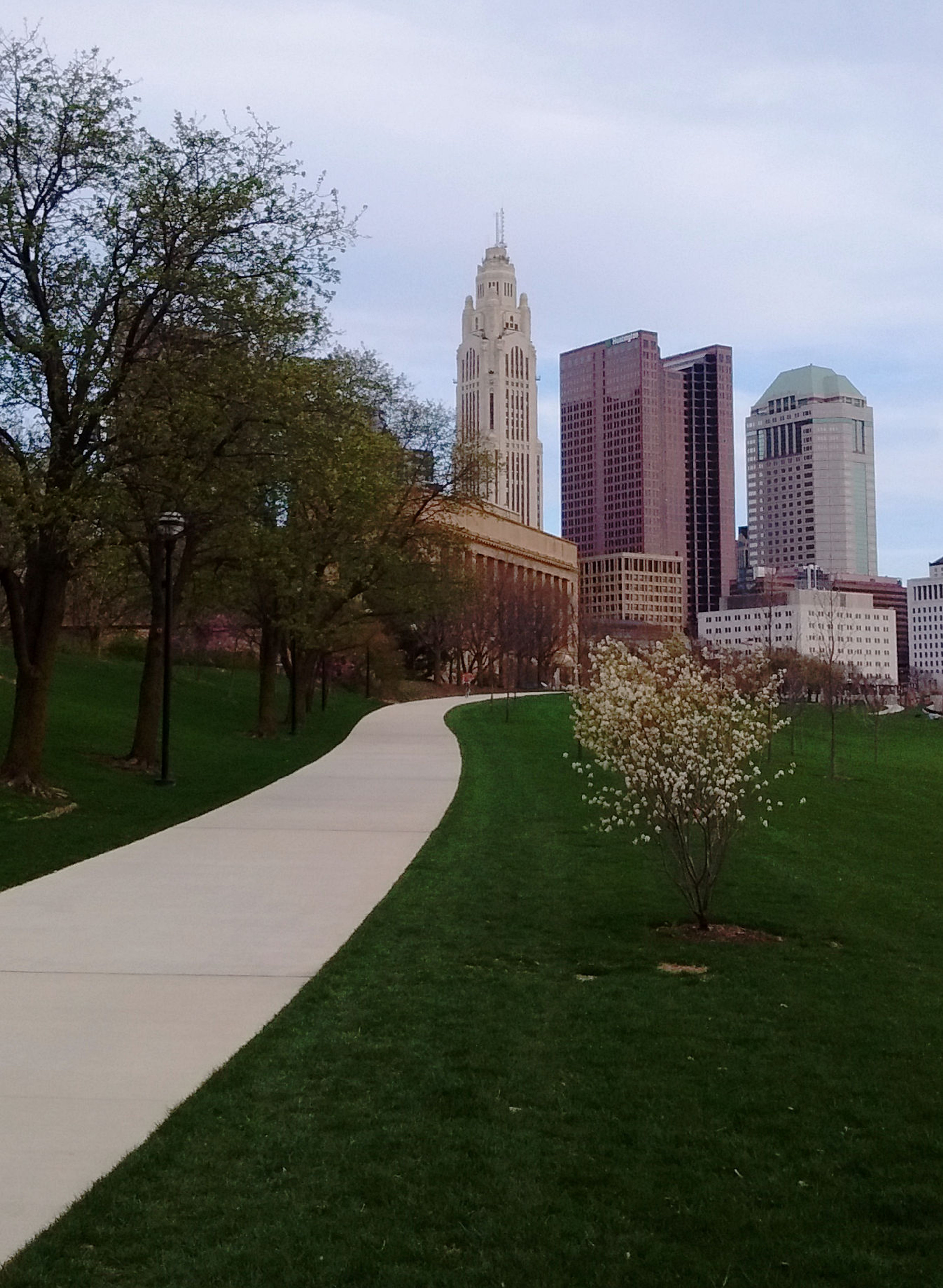 Greenway Trail and the Scioto Mile in Downtown Columbus. Photo by Vejlenser.