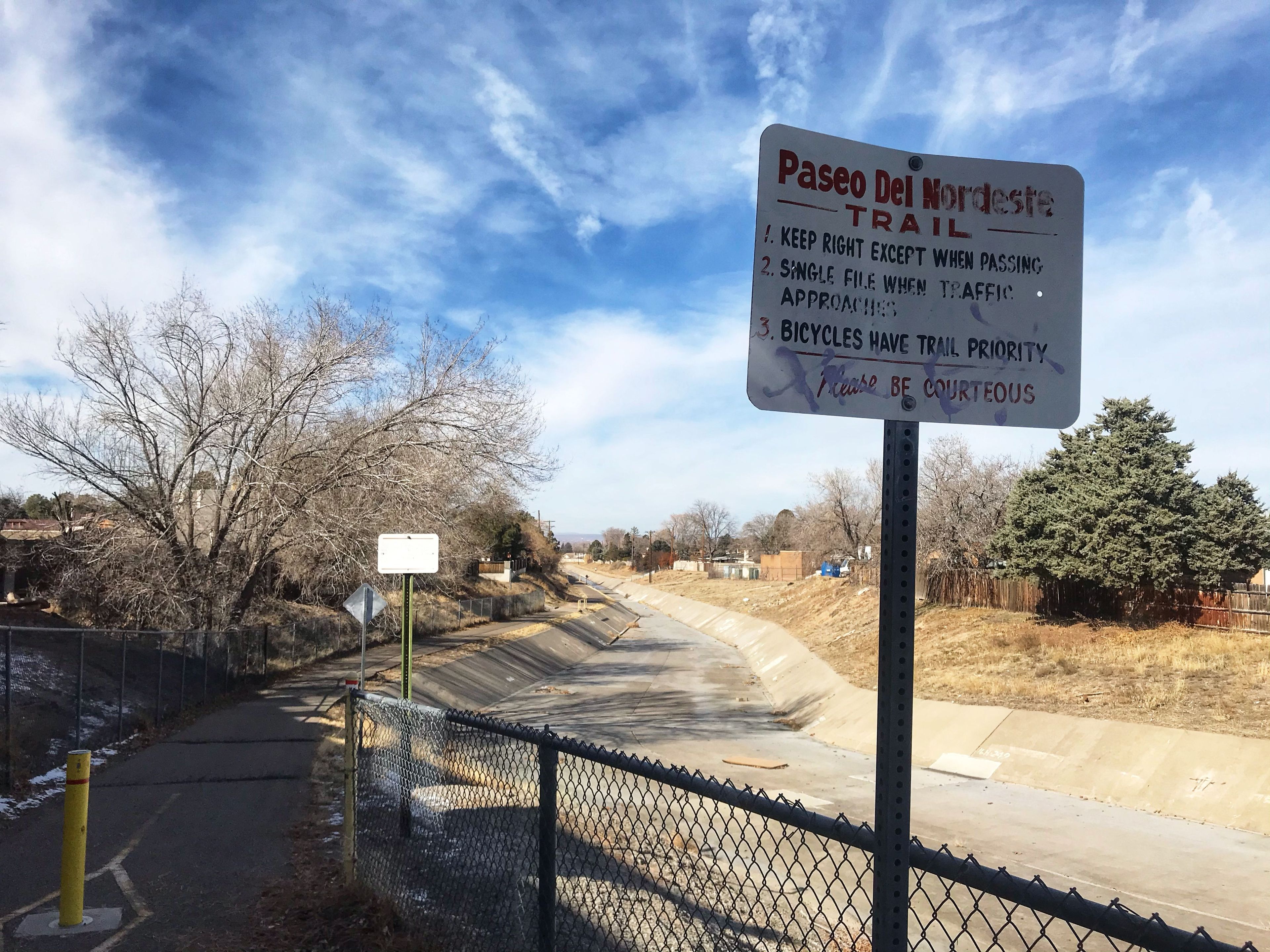 Eastern trailhead. Photo by Pam Riches.