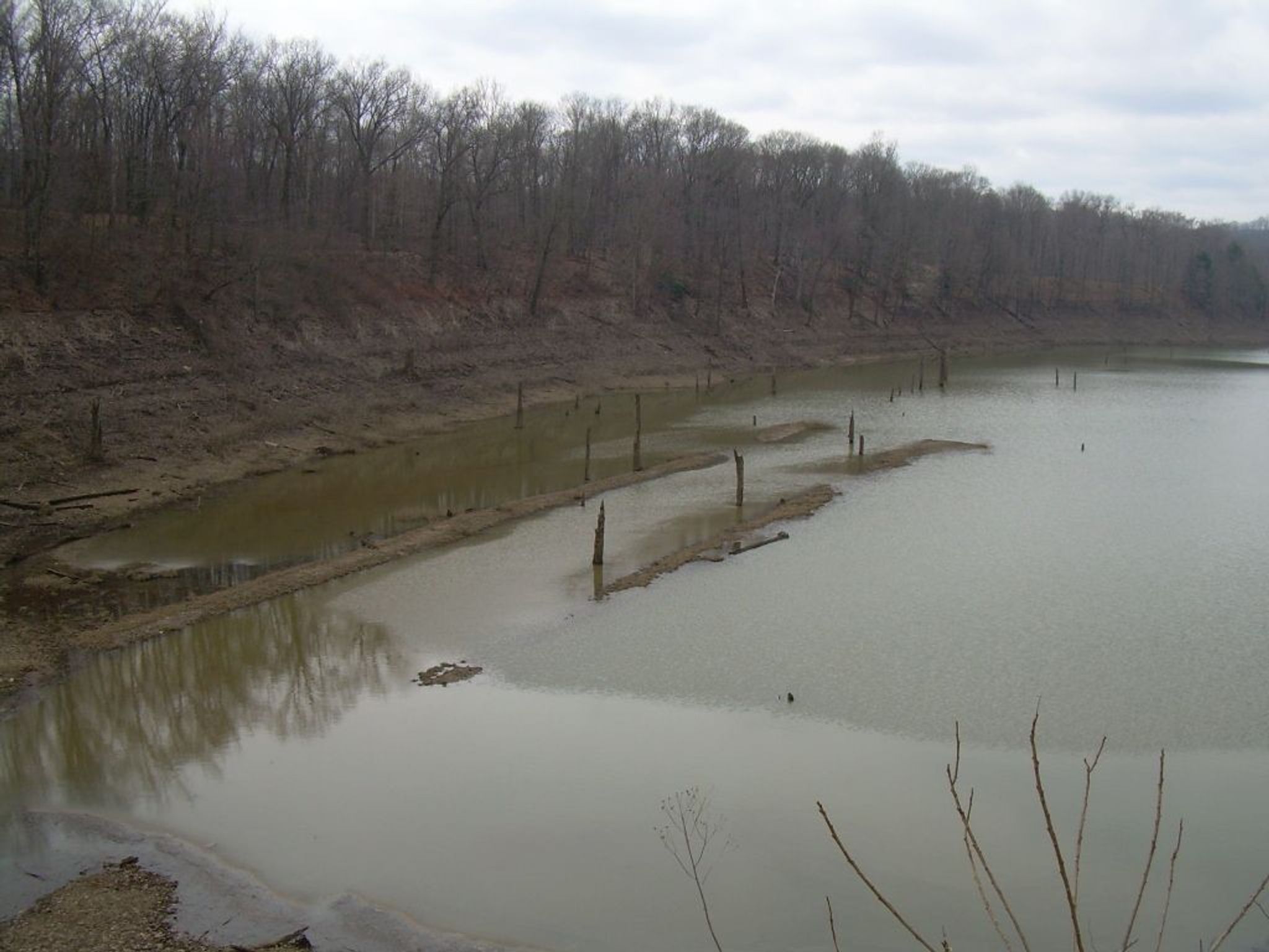 Remnants of the Pennsylvania Mainline Canal in the Conemaugh Reservoir, Livermore, Indiana County, Pennsylvania. Photo by Kordite.