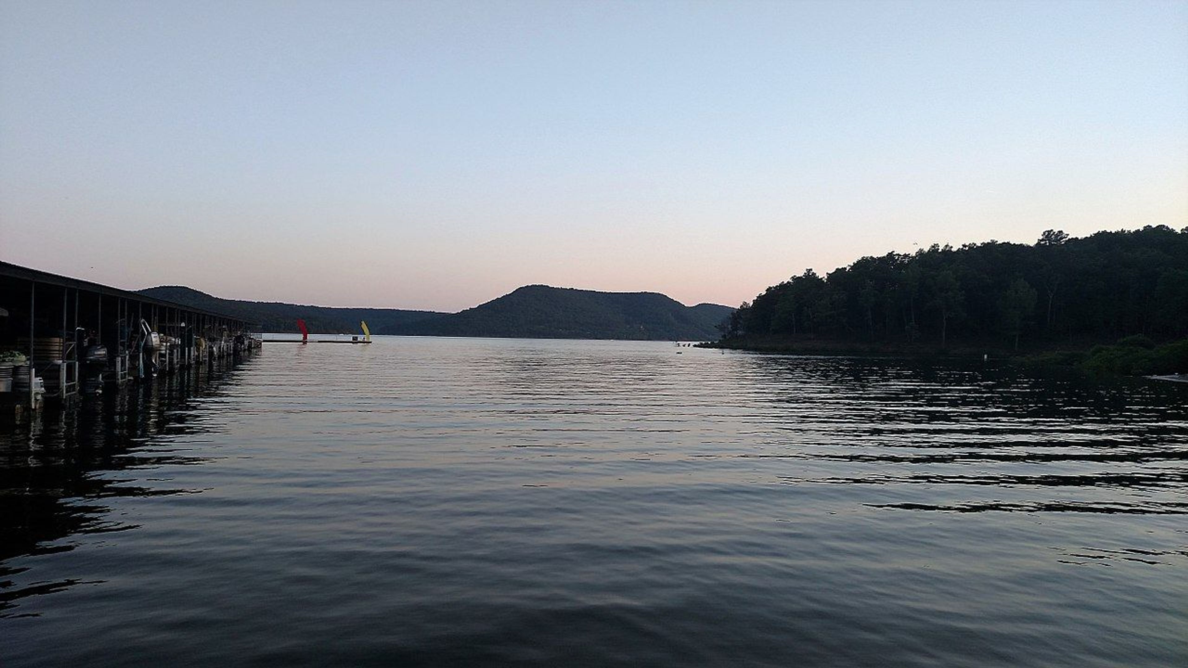 Fairfield Bay Marina at sundown. Photo by Brandonrush.