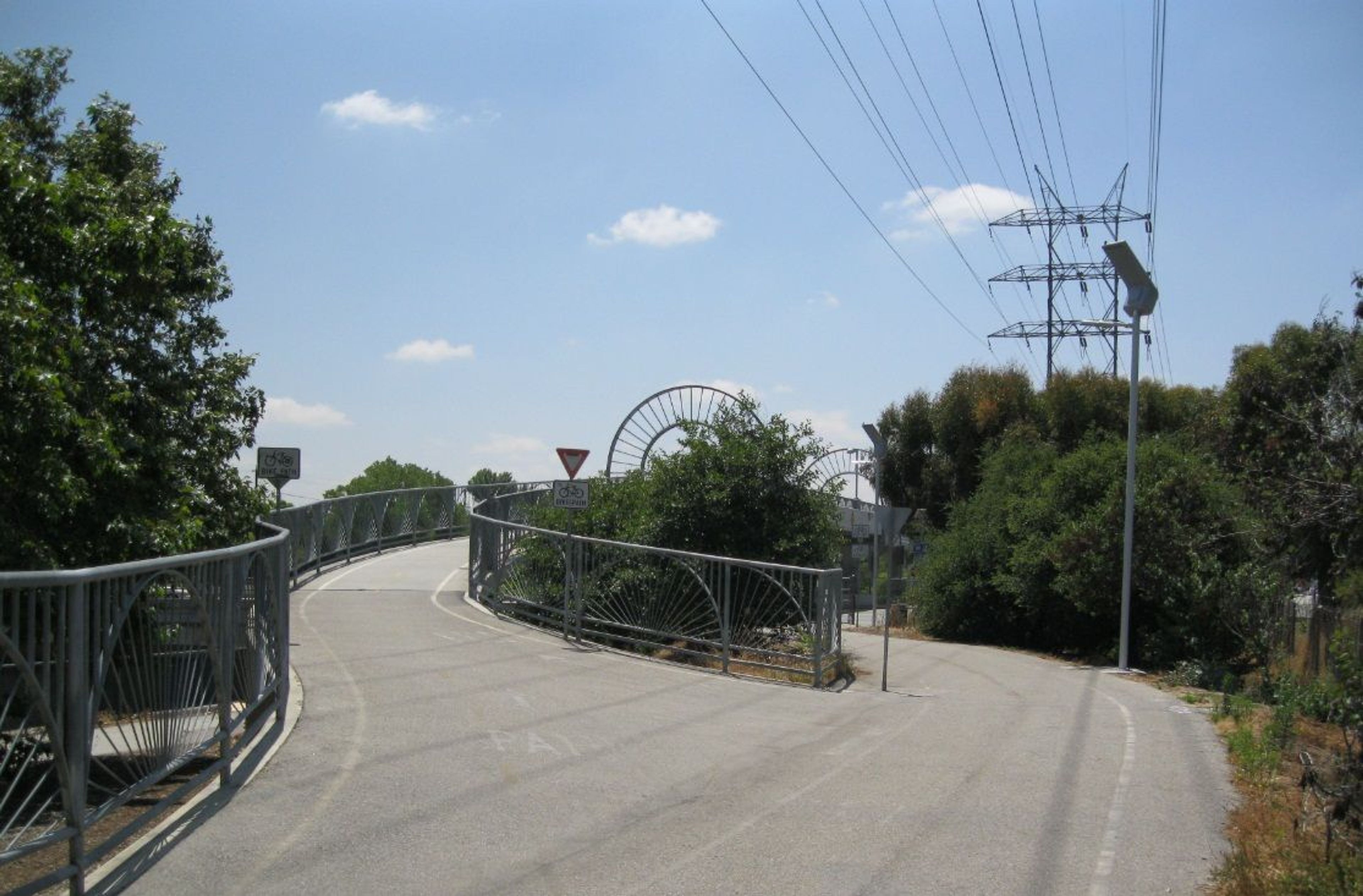 LA River Trail: Alex Baum Bicycle Bridge