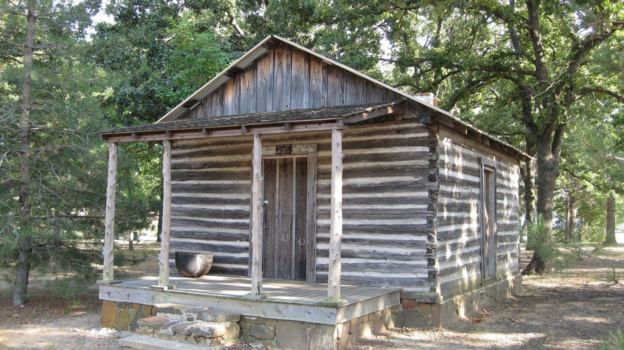 Campbell Cabin in Wintersmith Park in Ada, OK. Photo by holt9359/wiki.