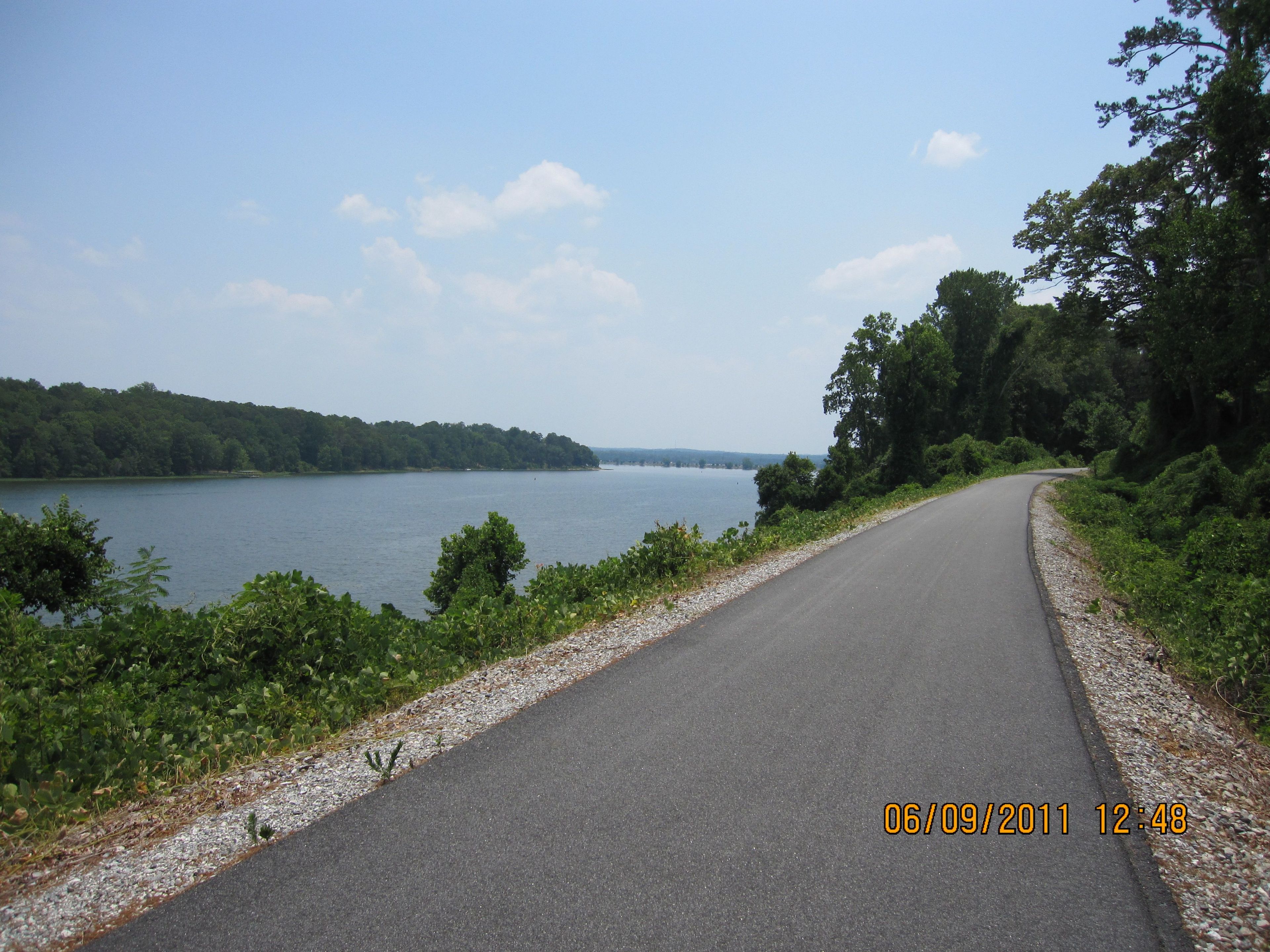 Trail along Lake Eufaula. Photo by Rob Grant.