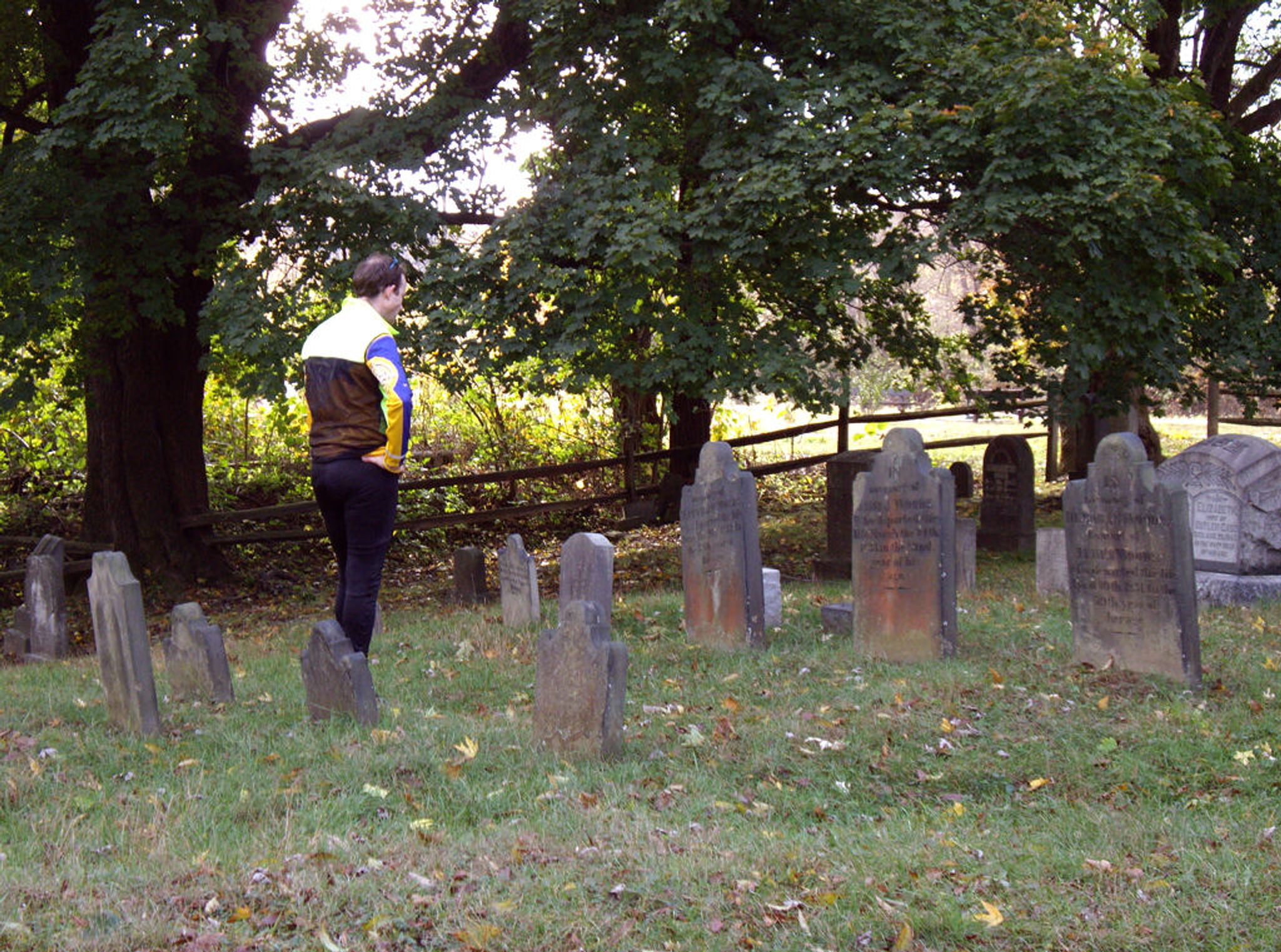 Dravo Cemetery. Photo by Mary Shaw.