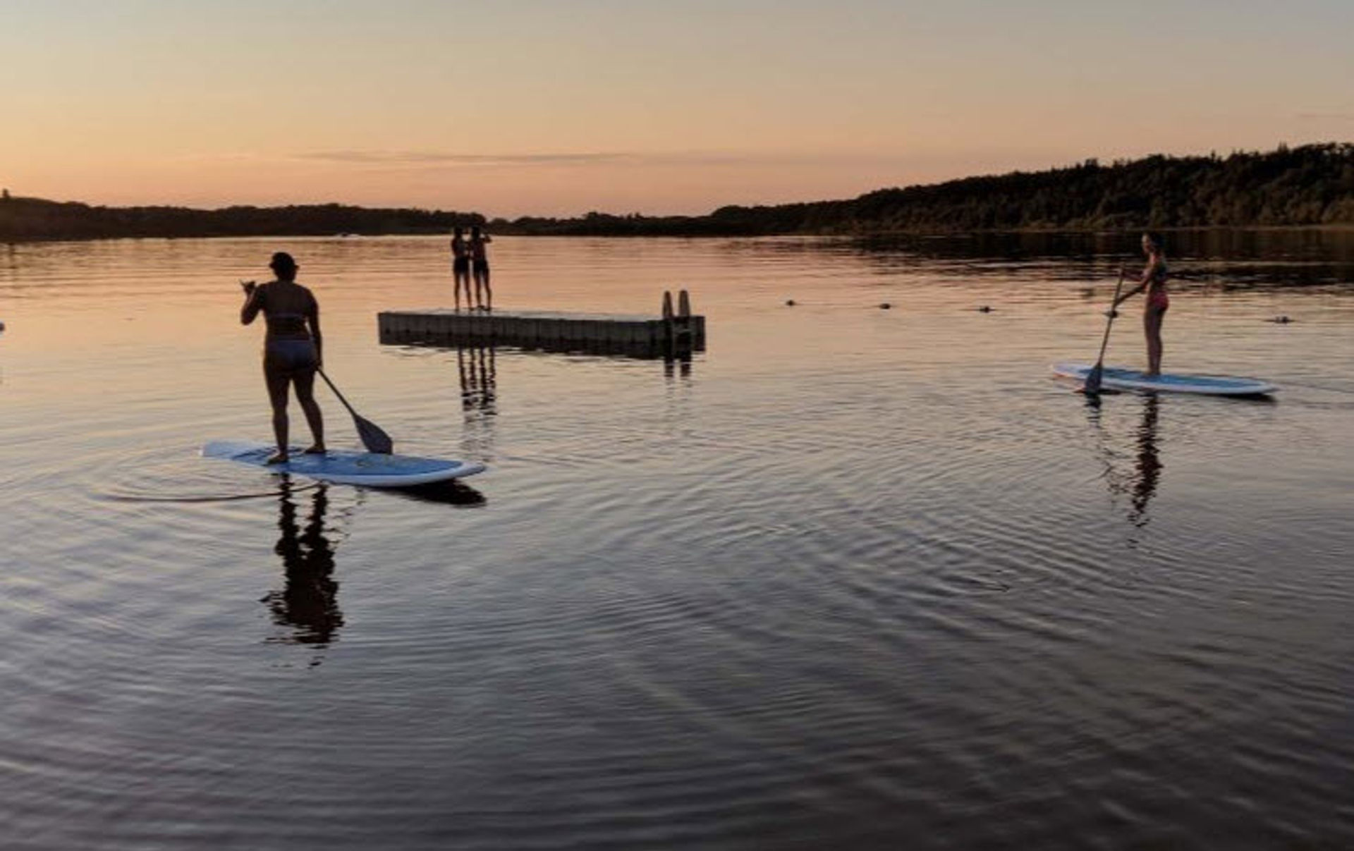 Vacationers on Minnie Lake AB