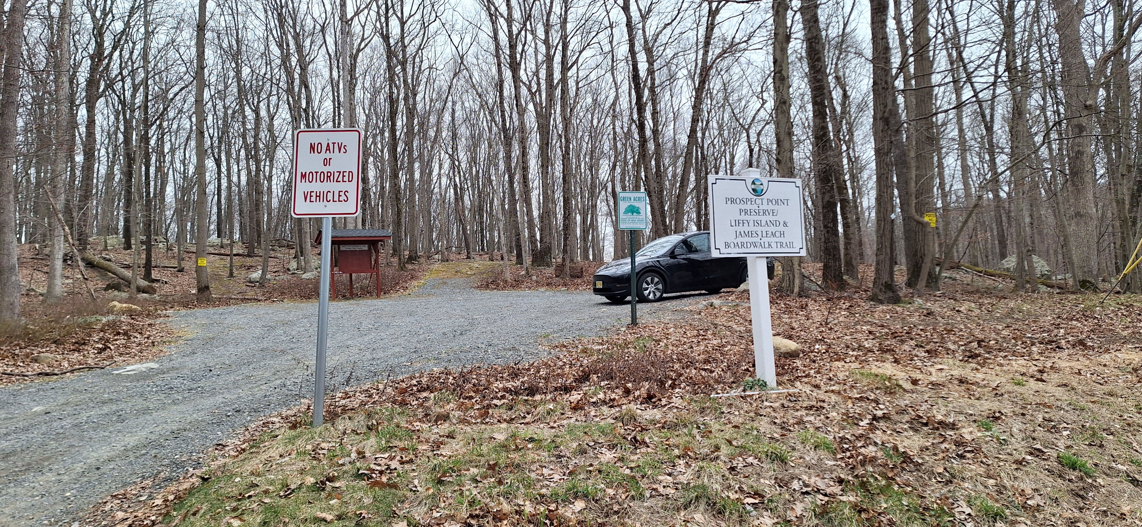 Prospect Point Rd Parking and Trail Head