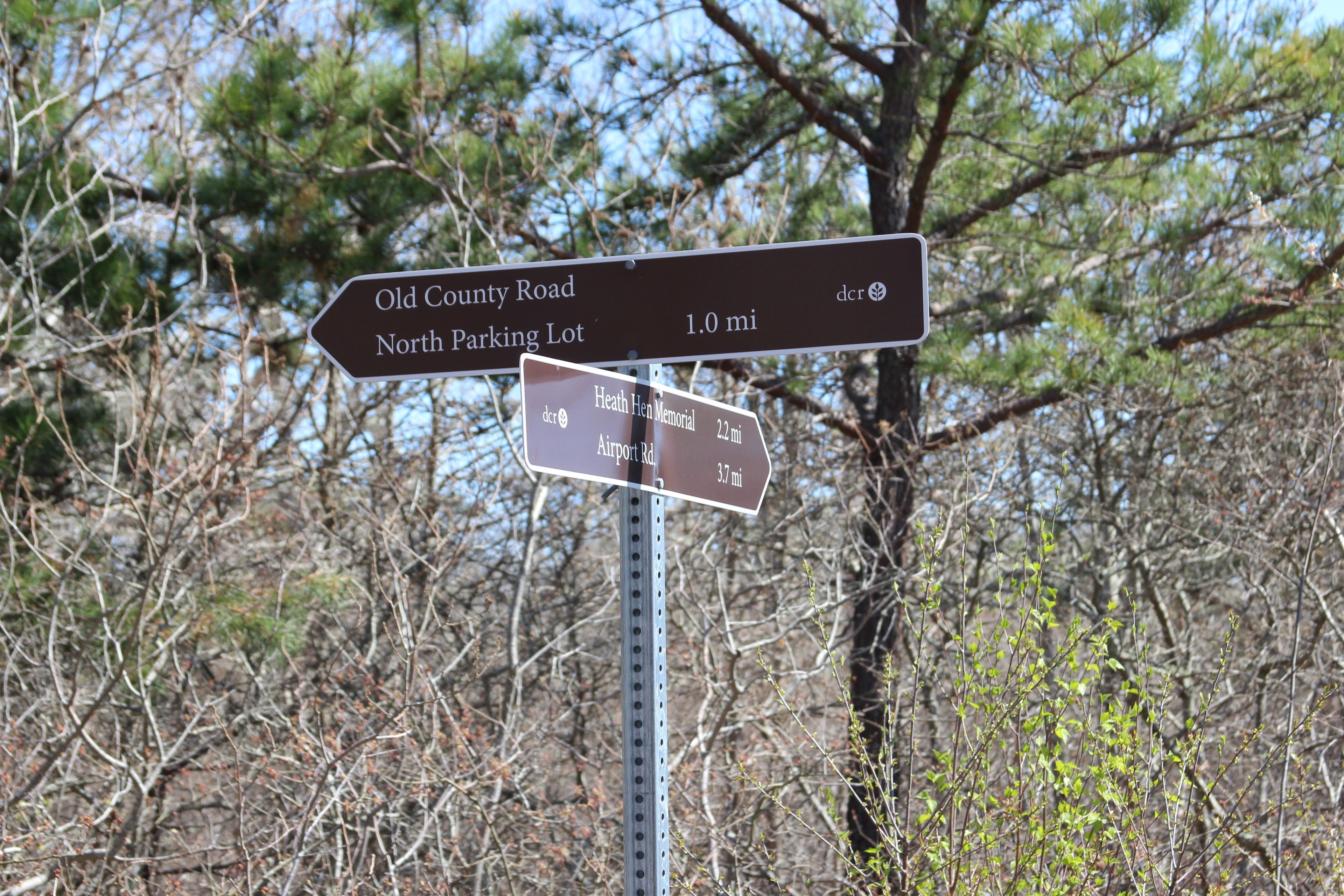 sign at trailhead/parking