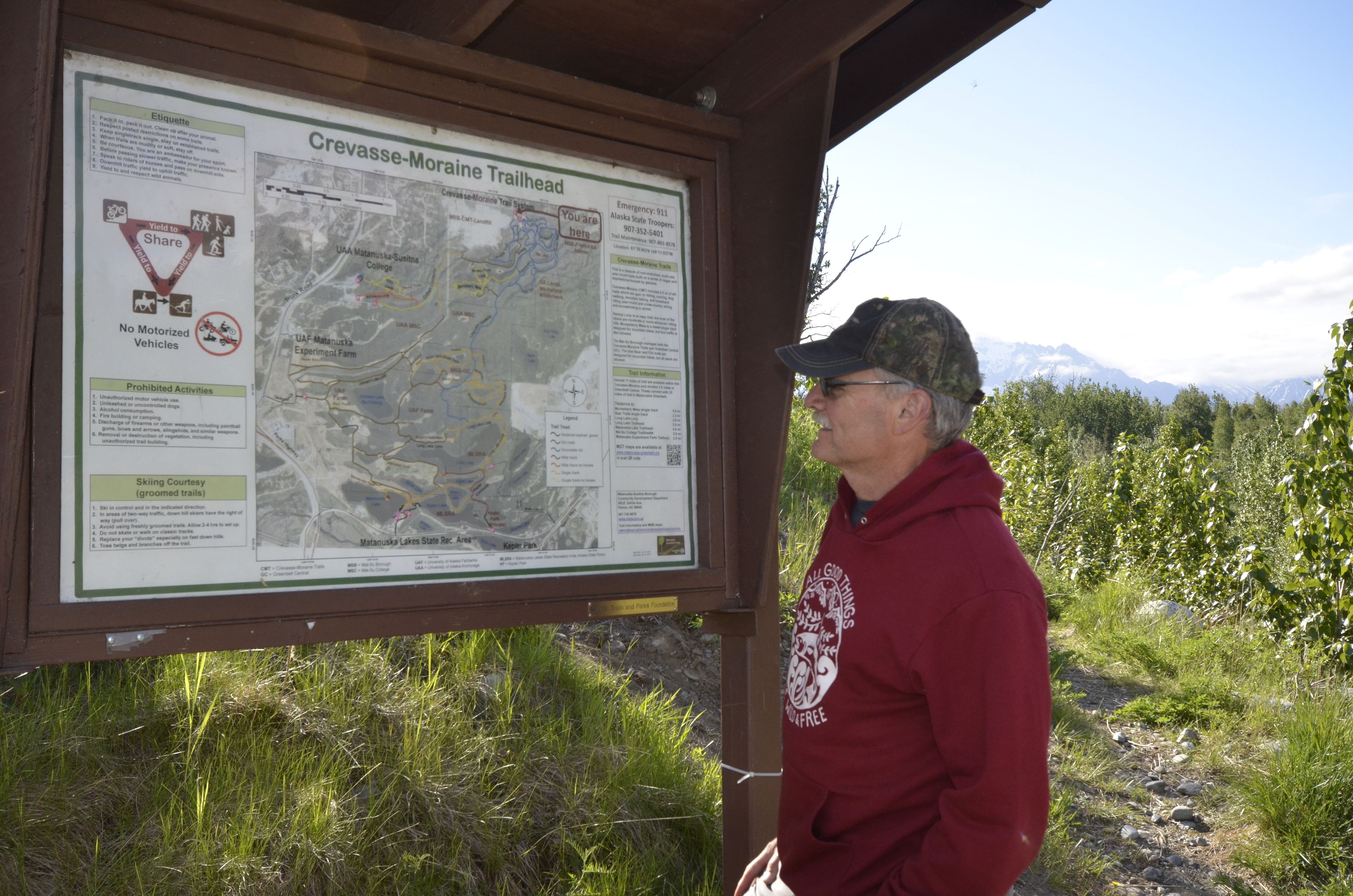 Crevasse-Moraine Trailhead