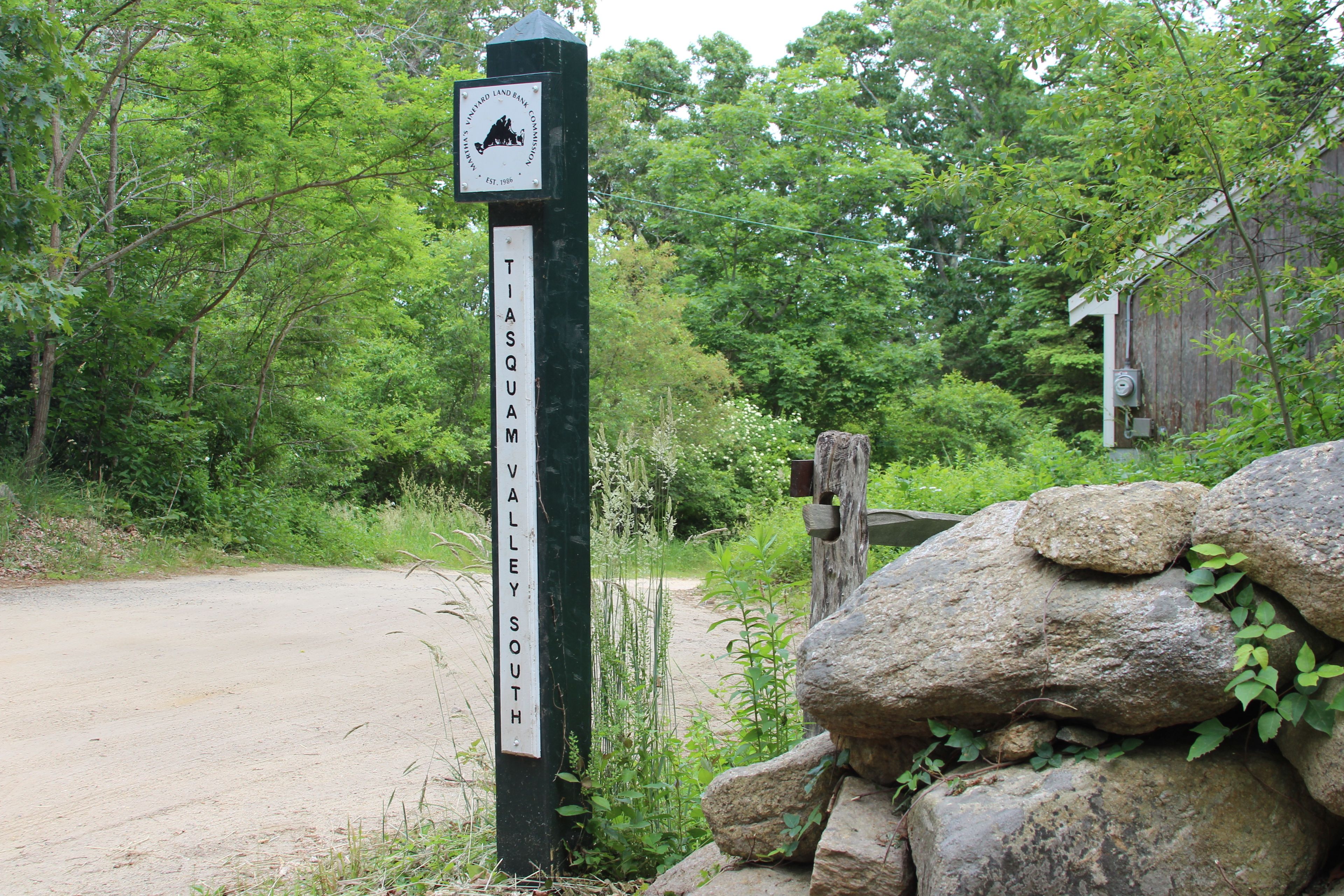 sign at Middle Road