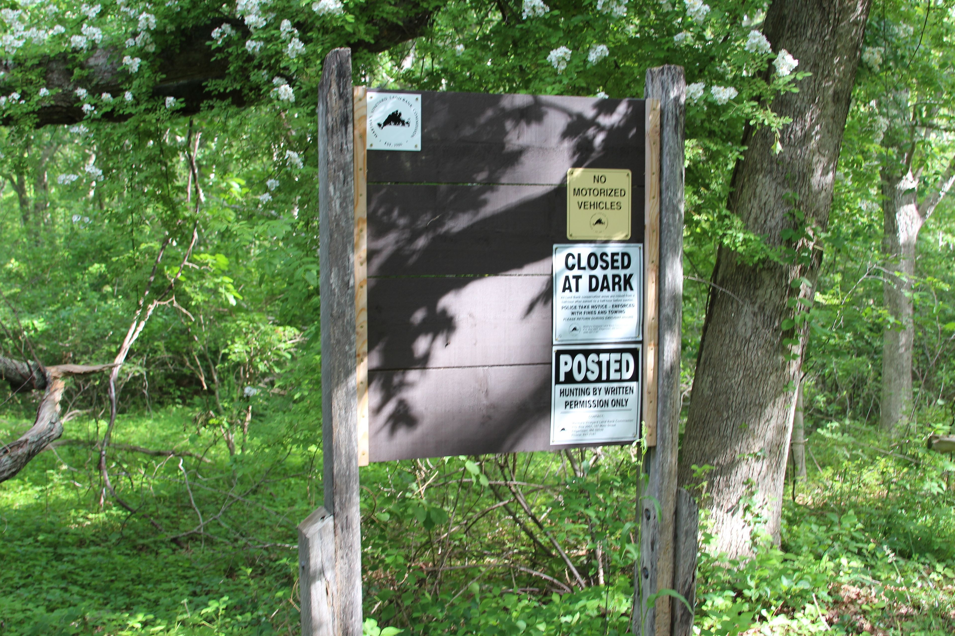 kiosk near Old Farm Road