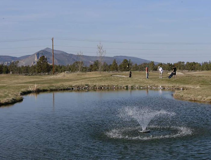 Smith Rock Golf Course &#038; Driving Range