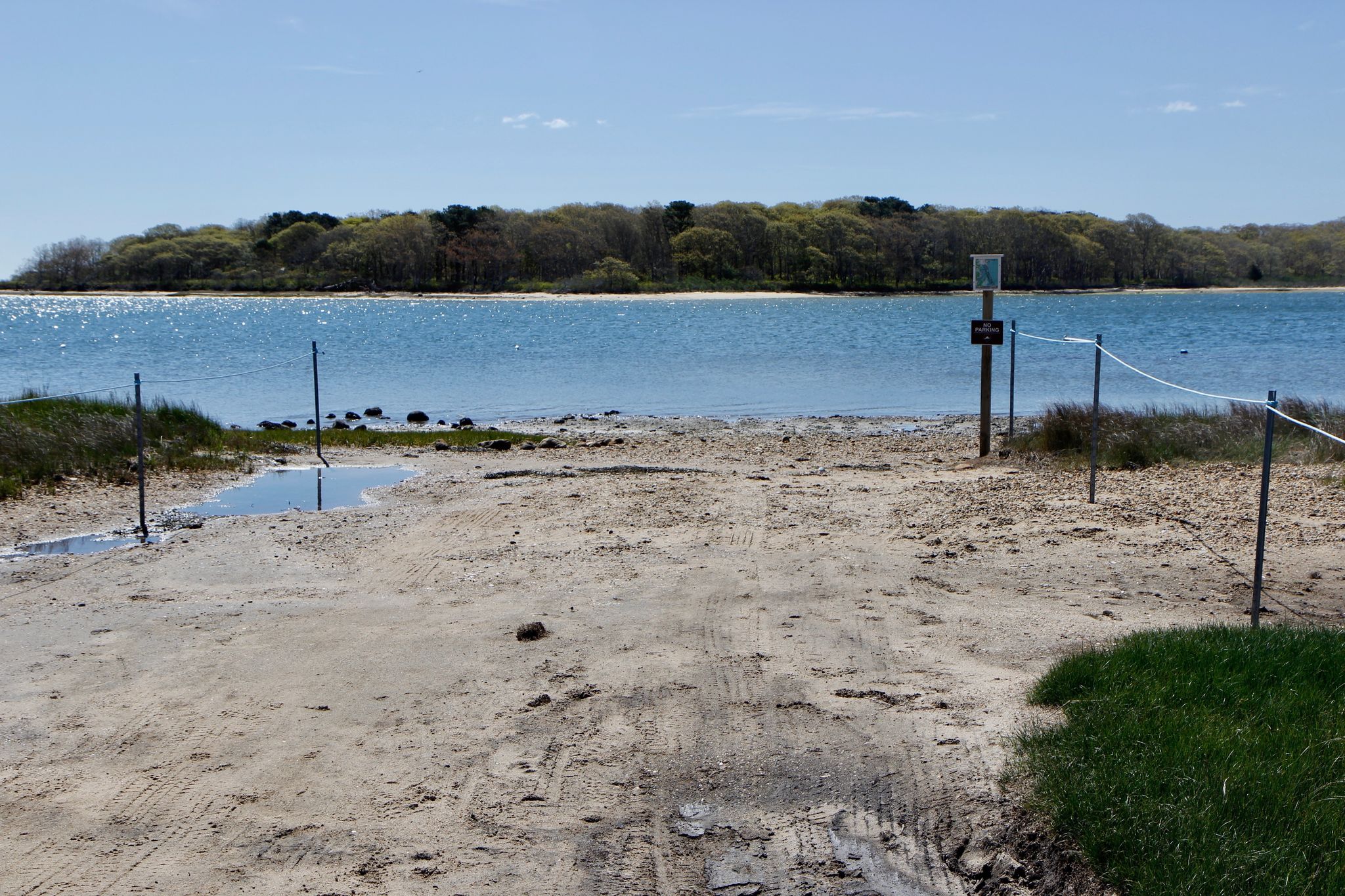 road to pond and kayak drop off