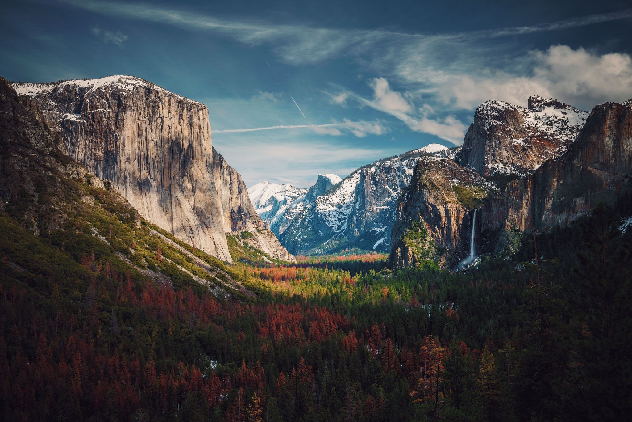Photo of Yosemite Valley.