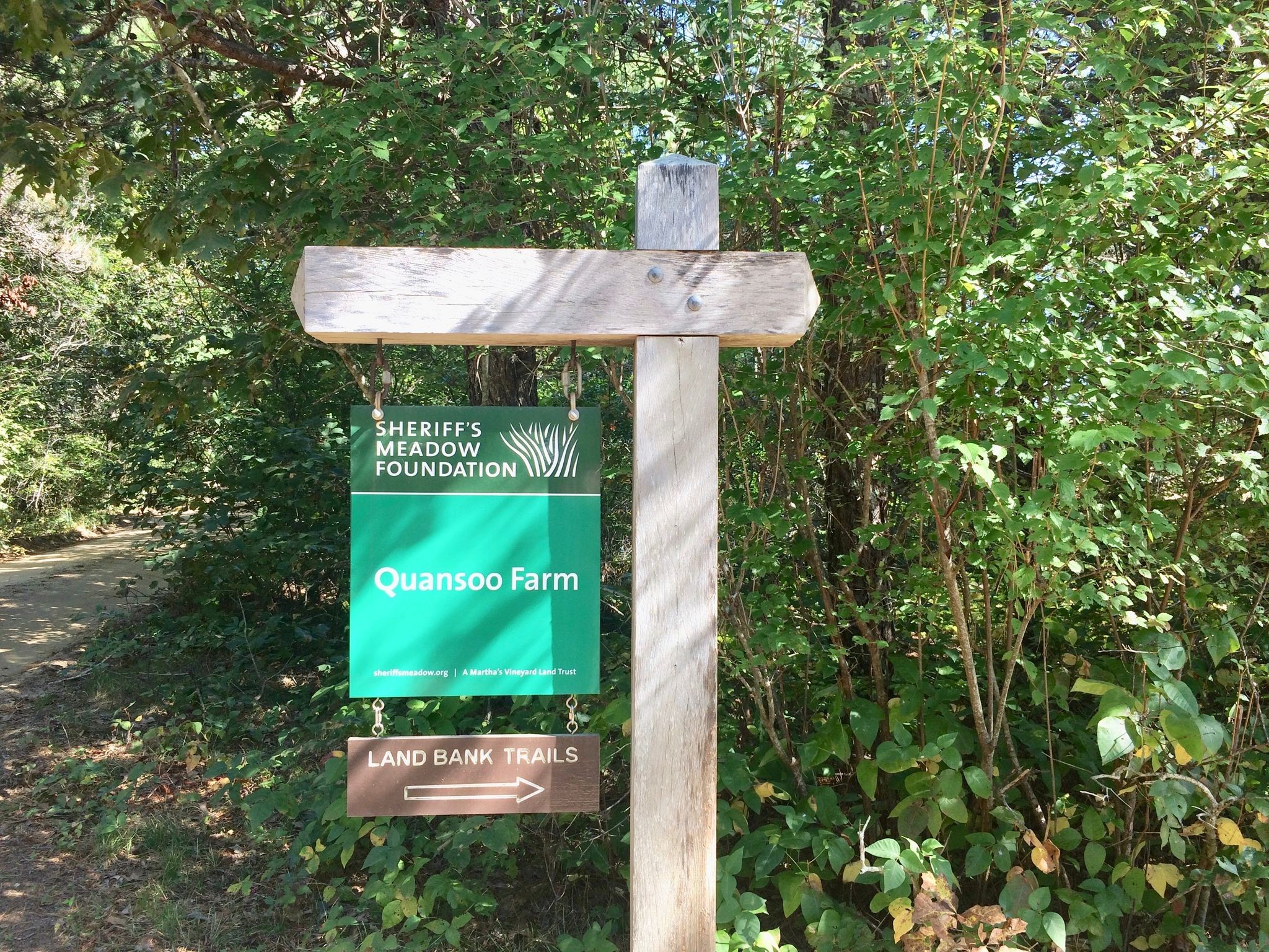 sign at parking at Quansoo Road