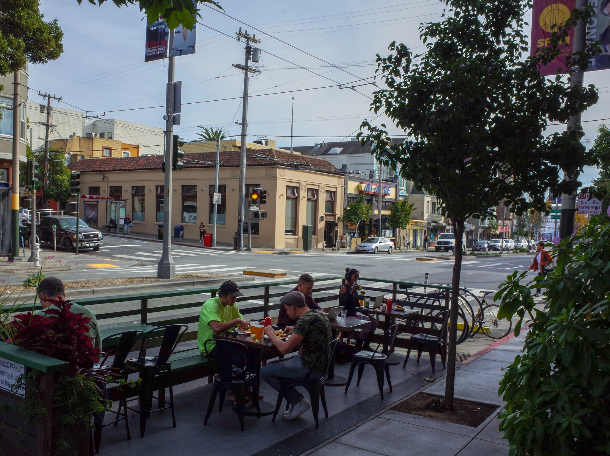 601_Divis_parklet_2-2.jpg