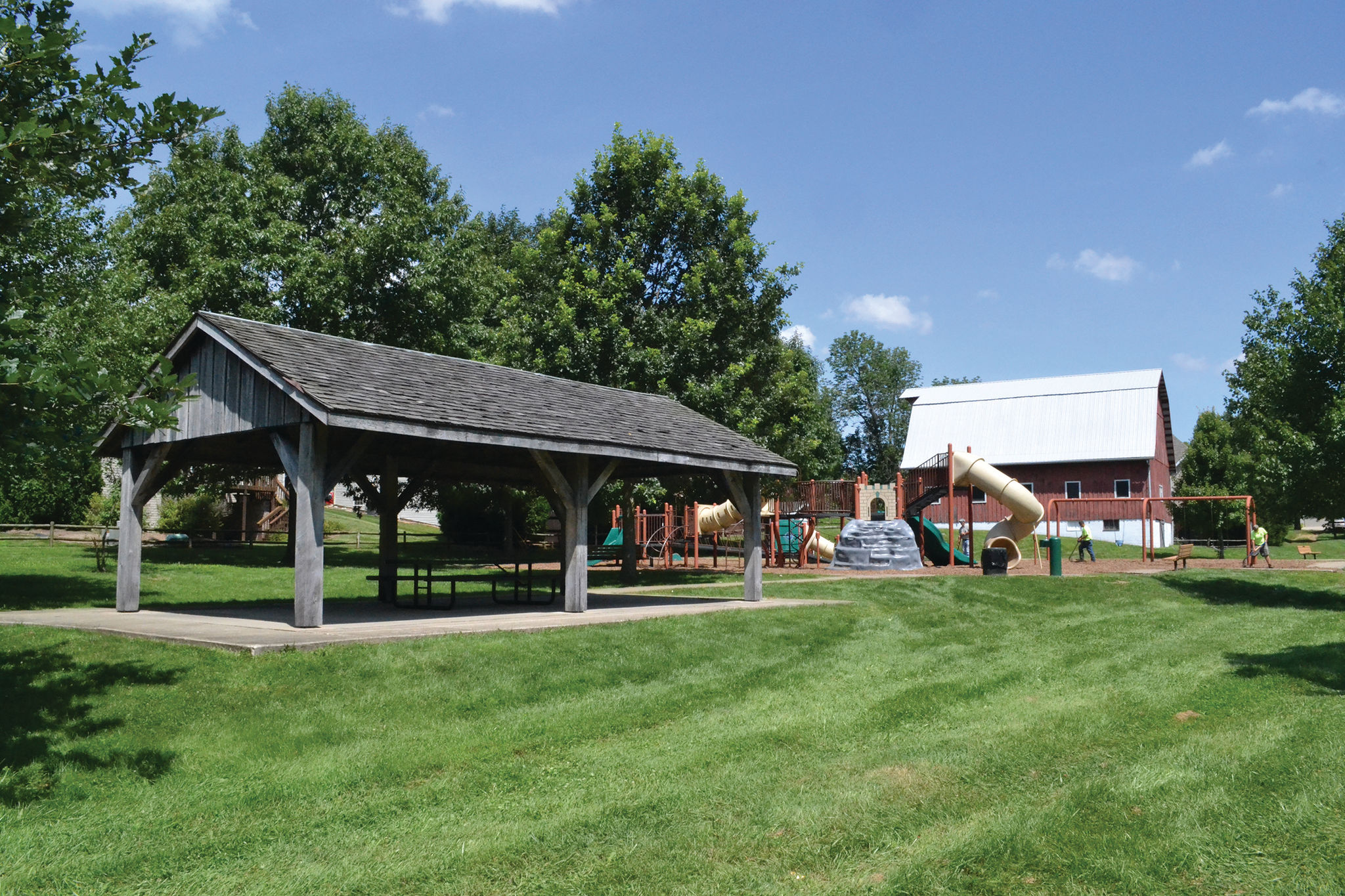 shelter and playground near the barn at Schmalz Farm Park