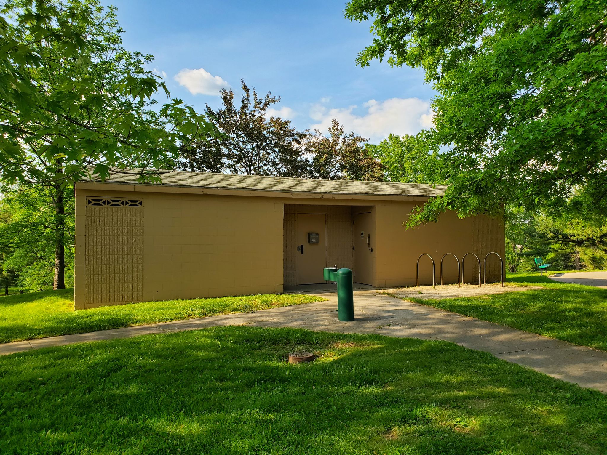 Butler Park bathroom, drinking fountain, and bike rack