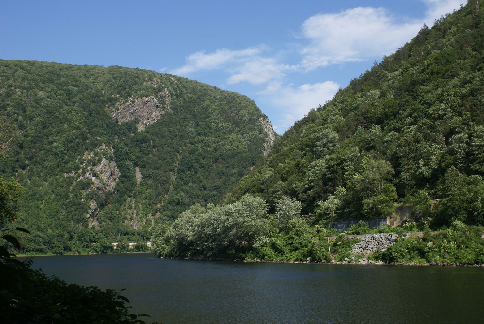 The Delaware Water Gap is the geologic formation that gives the park its name. This distinctive cut thru the Kittatinny ridgeline was made by the Delaware River over thousands of years.