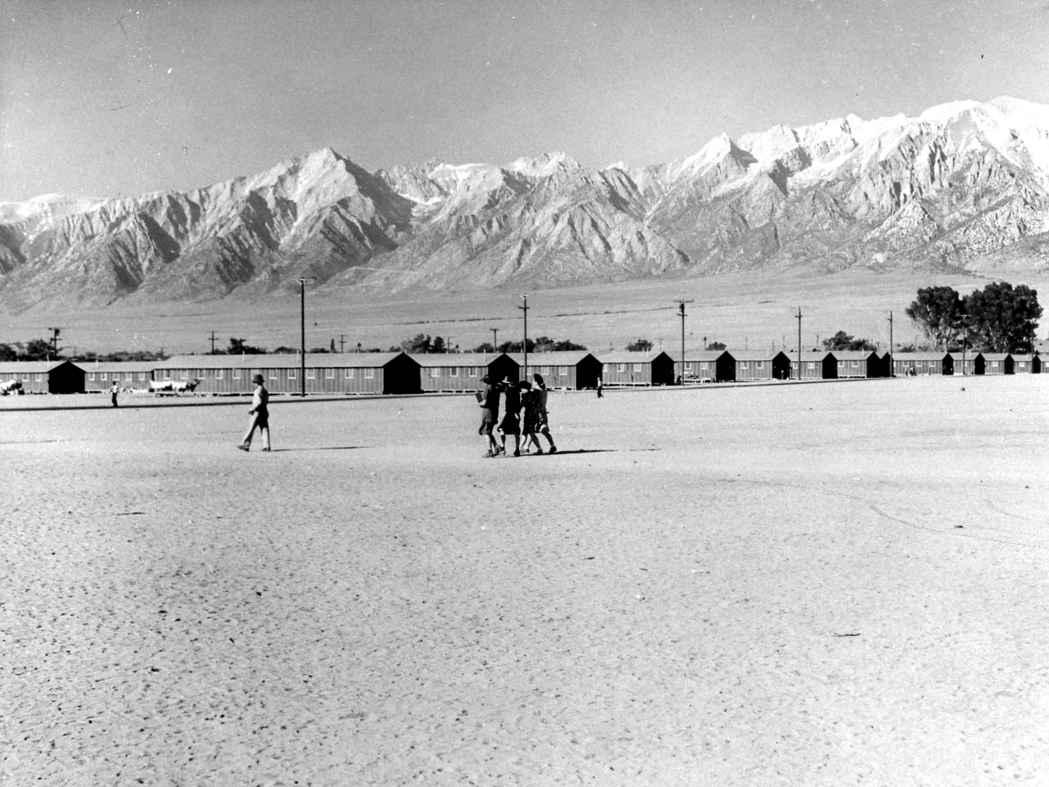 1942 image of barracks at Manzanar