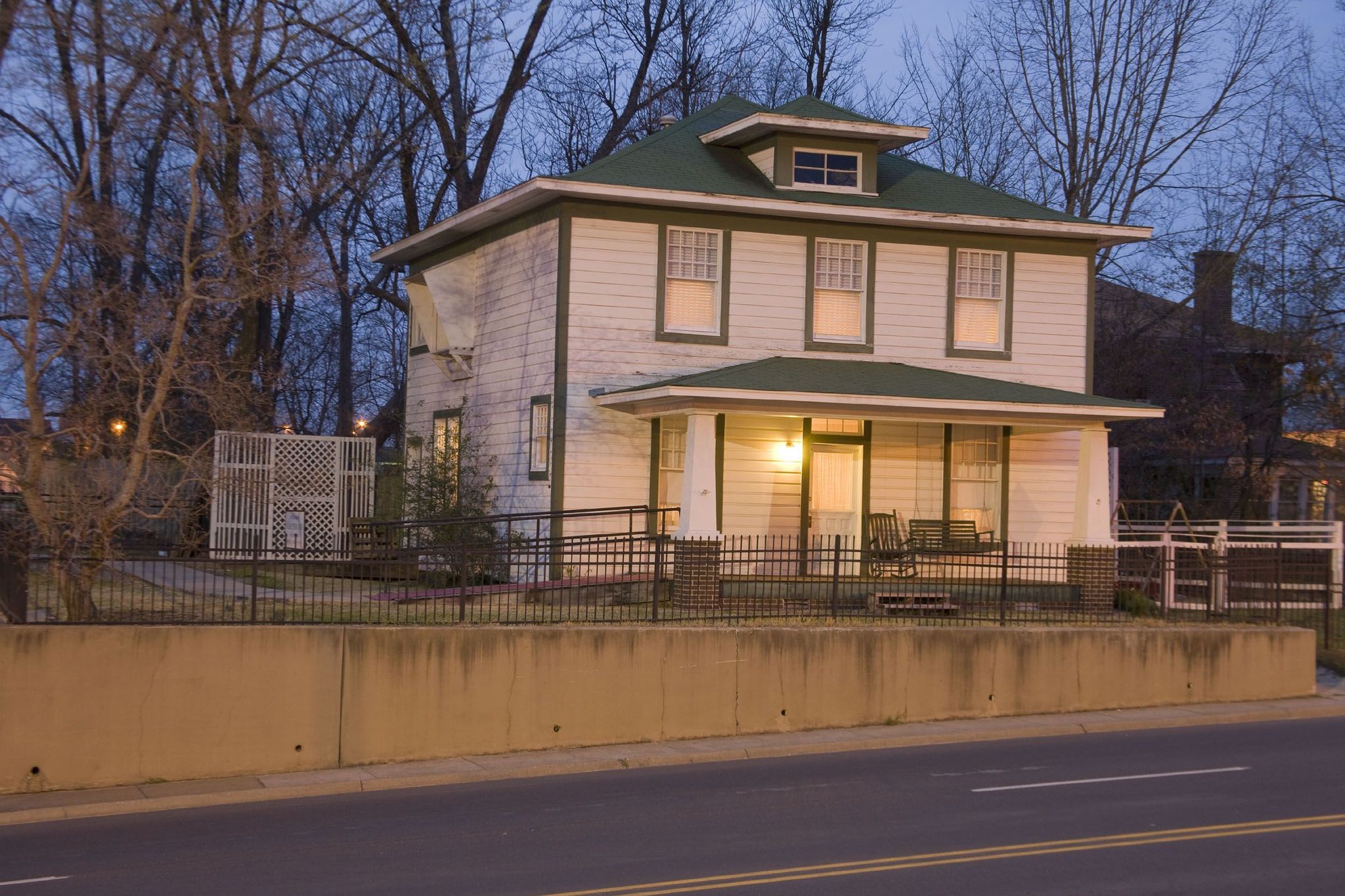 President Clinton spent the first four years of his life in this home being raised by his maternal grandparents.