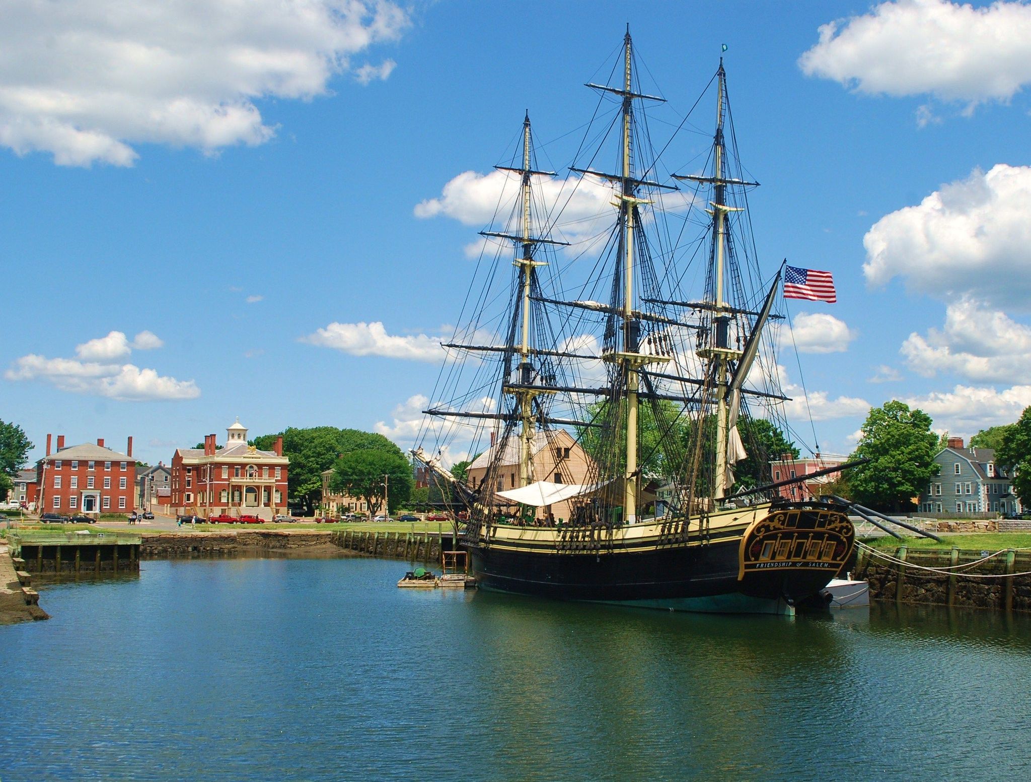 Park Waterfront & Vessel Friendship of Salem