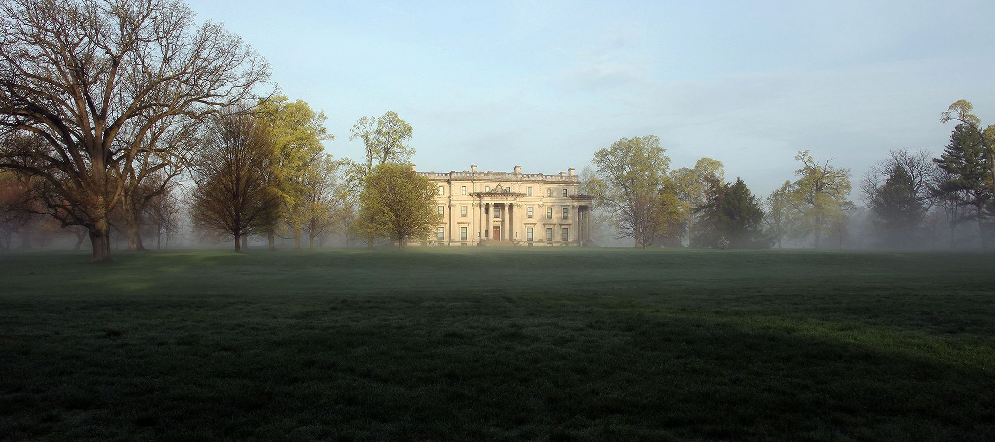 A misty Spring morning at the Vanderbilt Mansion