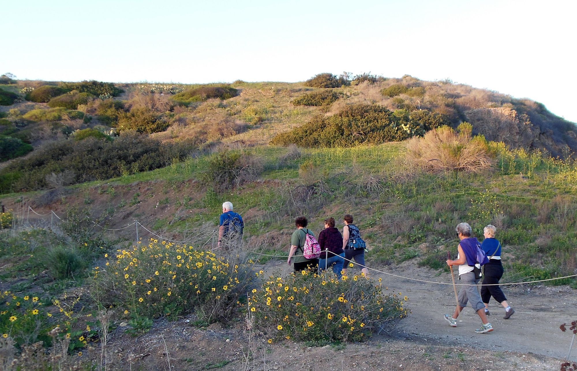 https://castateparksweek.org/wp-content/uploads/Fred-leading-sunset-hike-1Ray-OrangeCoastDistrict-CAStateParks.jpg?wpId=981