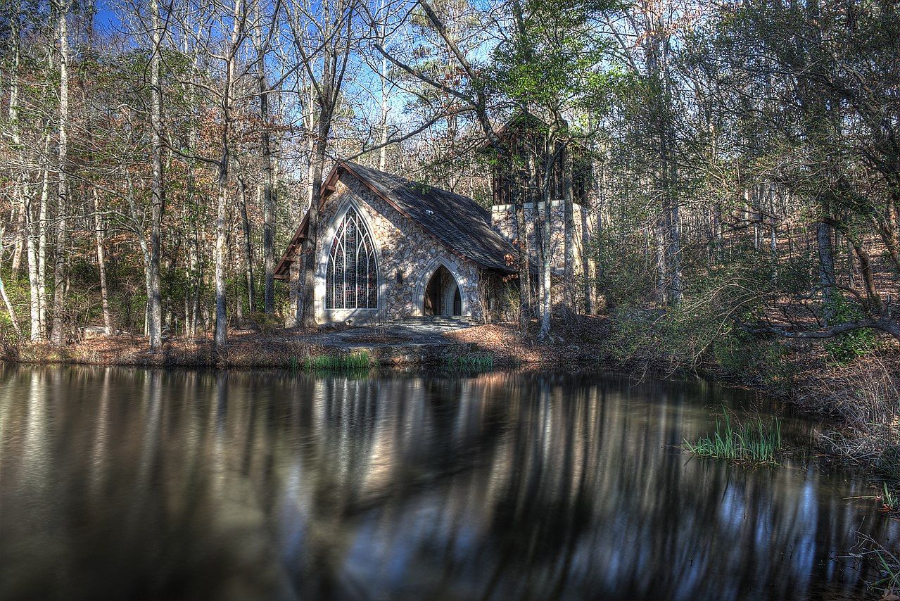 Ida Cason Callaway Memorial Chapel. Photo by Dsdugan/wiki.