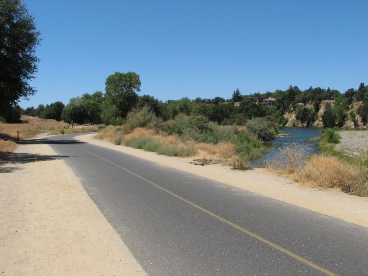 American River Bike Trail, just east of the Bridge St entrance, at approximately Mile 21. Photo by Cravenmonket/wiki.