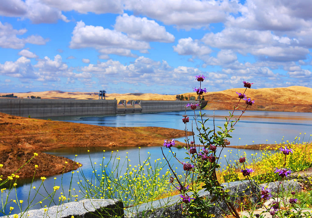 Friant Dam as seen from the Lost Lake Trail. Photo by Rennett Stowe wiki.