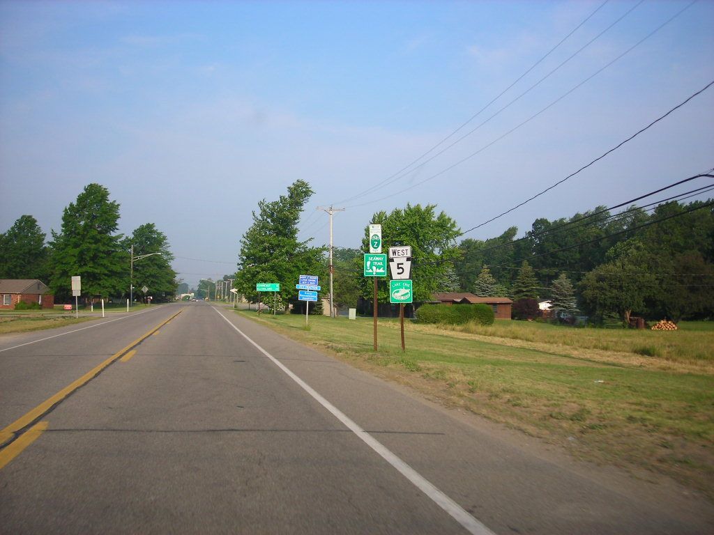 Westbound on Pennsylvania Route 5, part of the Great Lakes Seaway Trail. Photo by Doug Kerr.