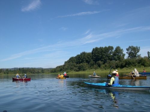 boaters on Willamette