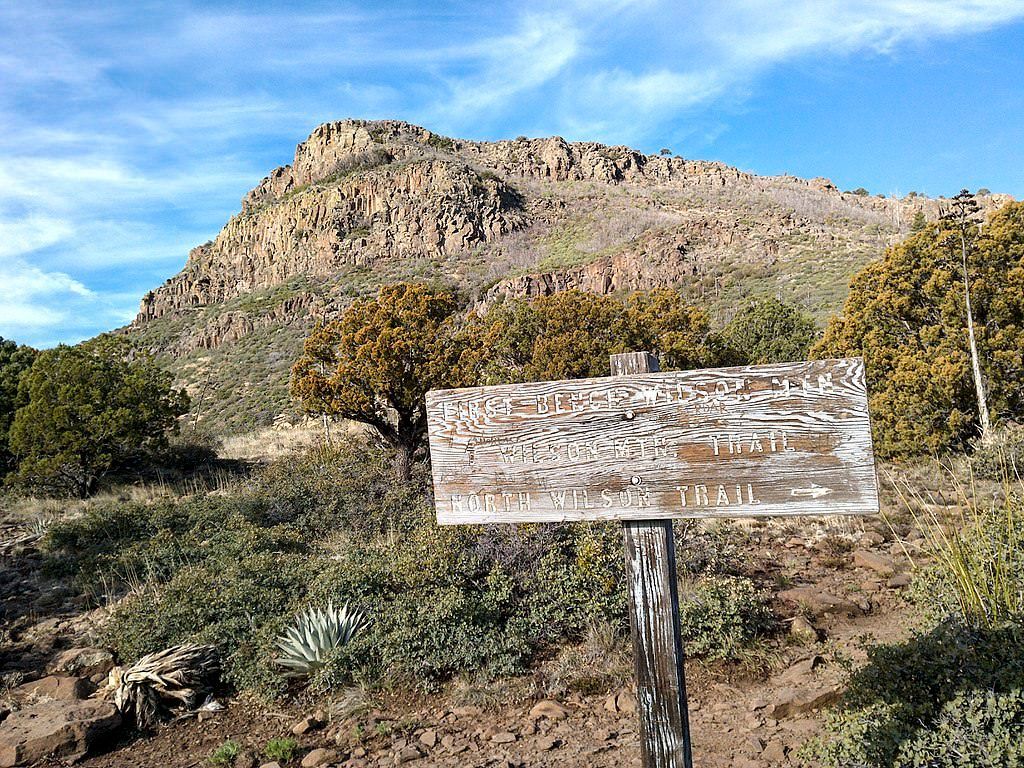 Wilson Mountain North Trail, Sedona, Arizona, Coconino County. Photo by David Pinter/wiki.