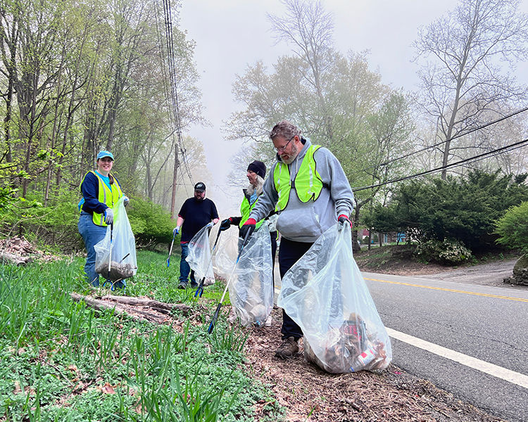 Roadside Clean-up Volunteers