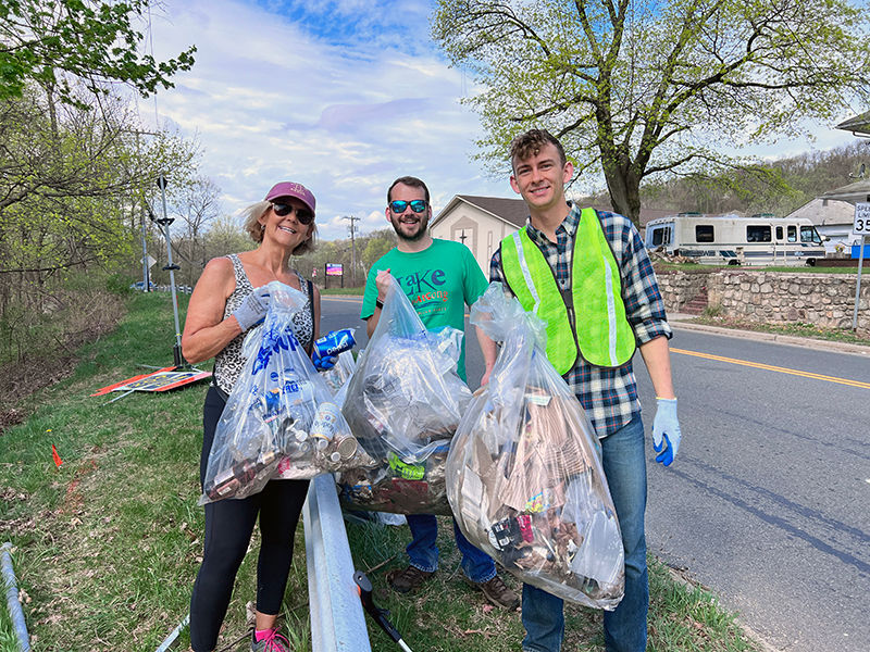Litter Clean-up Volunteers