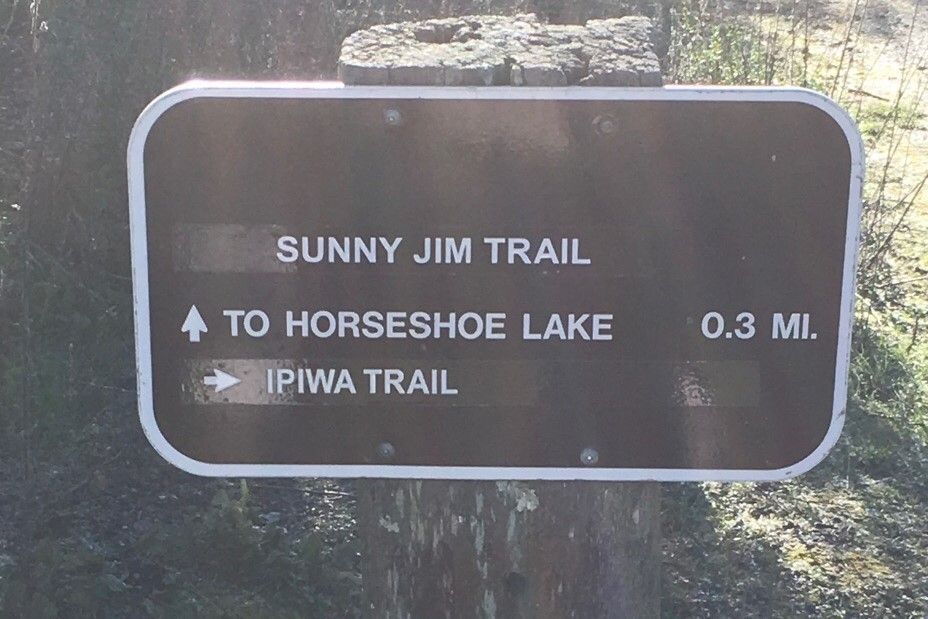 Ipiwa / Sunny Jim Trailhead (East) Sign